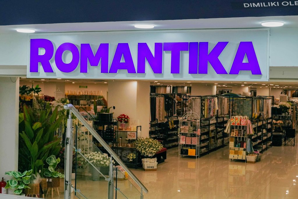 ROMANTIKA at Jakel Square